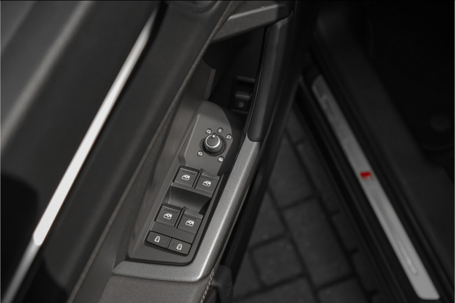 Audi Q3 Sportback 45 TFSI e S Edition ACC Matrix 360° Trekhaak 20"