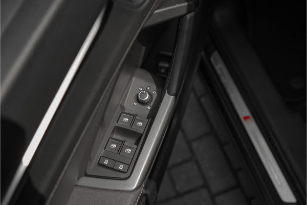 Audi Q3 Sportback 45 TFSI e S Edition ACC Matrix 360° Trekhaak 20"