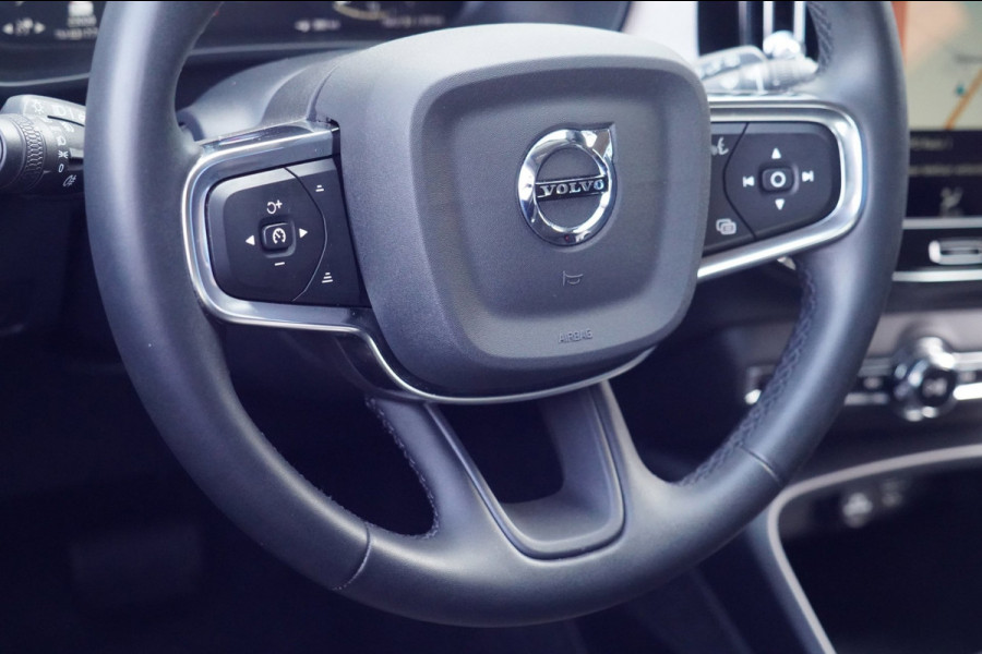 Volvo XC40 1.5 T2 Momentum / NL-Auto / 22dkm NAP / Elek. Trekhaak / Camera / Navigatie / DAB / Climate
