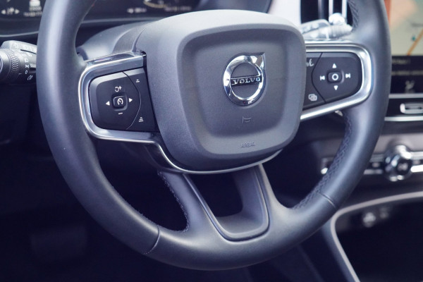 Volvo XC40 1.5 T2 Momentum / NL-Auto / 22dkm NAP / Elek. Trekhaak / Camera / Navigatie / DAB / Climate