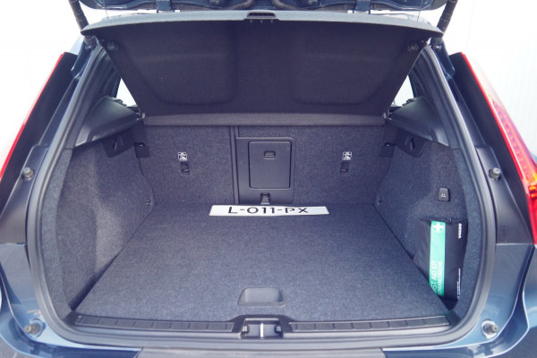 Volvo XC40 1.5 T2 Momentum / NL-Auto / 22dkm NAP / Elek. Trekhaak / Camera / Navigatie / DAB / Climate
