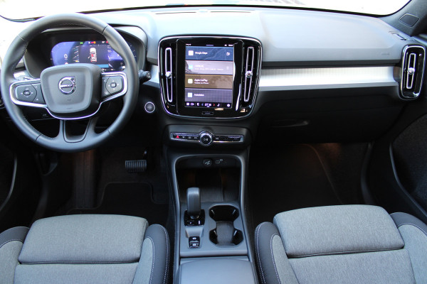 Volvo XC40 2.0 B3 Core | Winterpack | 360 Camera | BLIS | Pilot Assist