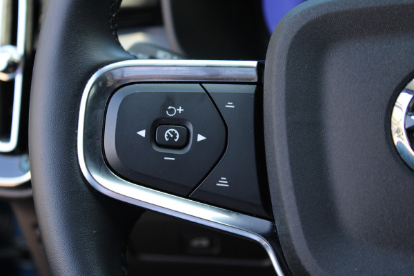 Volvo XC40 2.0 B3 Core | Winterpack | 360 Camera | BLIS | Pilot Assist