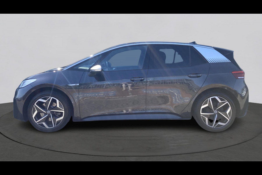 Volkswagen ID.3 First Plus 58 kWh 204pk | Camera | Stoelverwarming | IQ light | App Connect