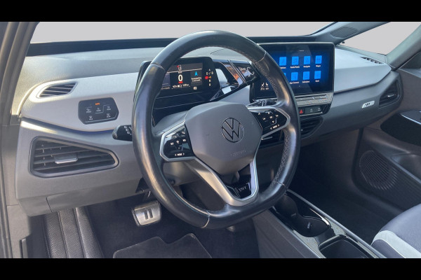 Volkswagen ID.3 First Plus 58 kWh 204pk | Camera | Stoelverwarming | IQ light | App Connect