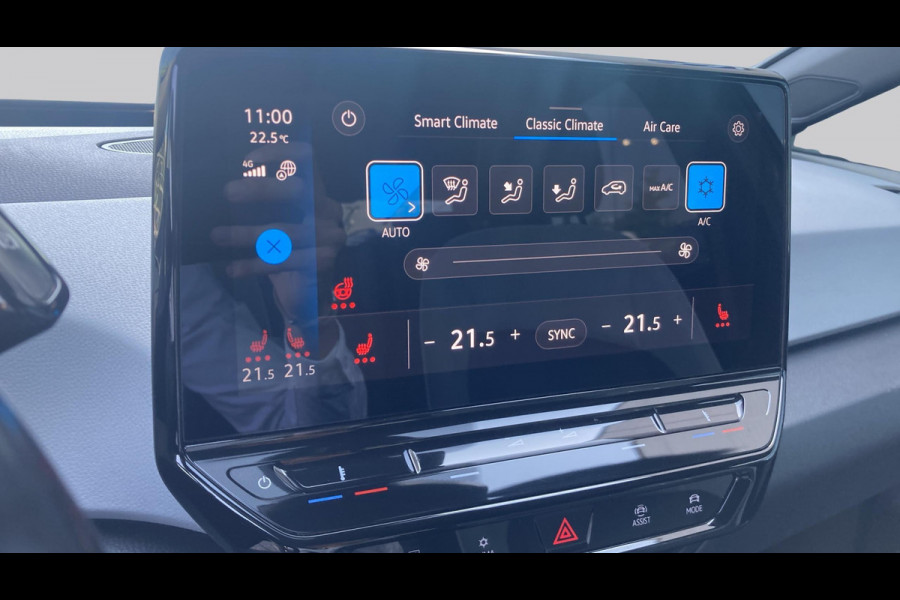 Volkswagen ID.3 First Plus 58 kWh 204pk | Camera | Stoelverwarming | IQ light | App Connect