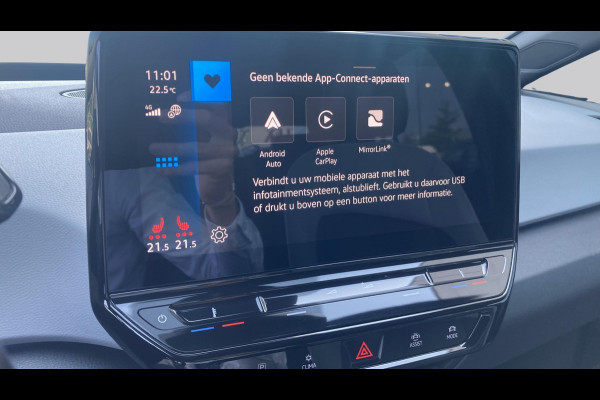 Volkswagen ID.3 First Plus 58 kWh 204pk | Camera | Stoelverwarming | IQ light | App Connect