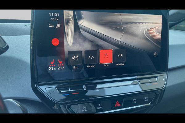 Volkswagen ID.3 First Plus 58 kWh 204pk | Camera | Stoelverwarming | IQ light | App Connect