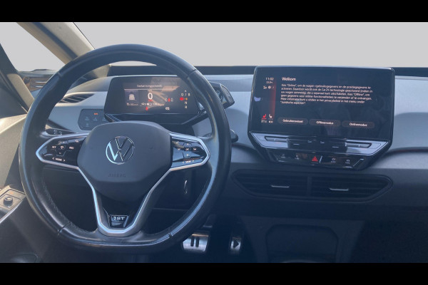Volkswagen ID.3 First Plus 58 kWh 204pk | Camera | Stoelverwarming | IQ light | App Connect