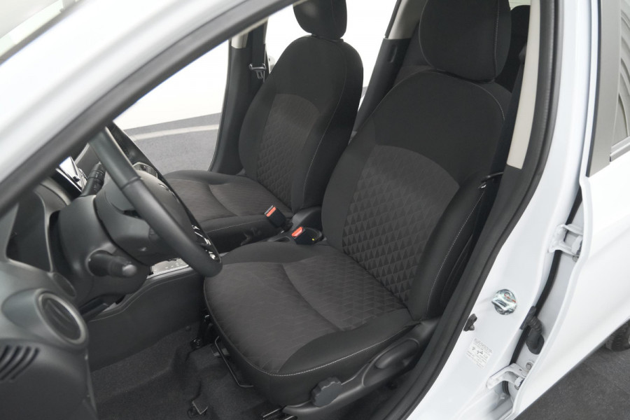 Mitsubishi Space Star 1.2 Intense | AUTOMAAT! | Apple Carplay | Allseason Banden | Climate Control