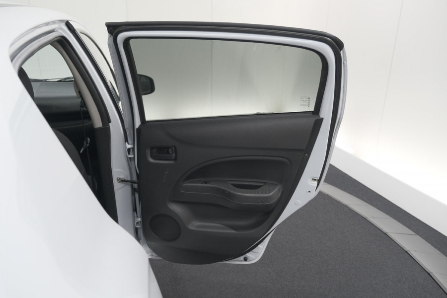 Mitsubishi Space Star 1.2 Intense | AUTOMAAT! | Apple Carplay | Allseason Banden | Climate Control