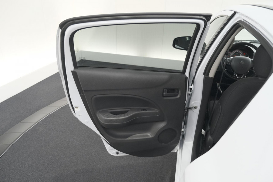 Mitsubishi Space Star 1.2 Intense | AUTOMAAT! | Apple Carplay | Allseason Banden | Climate Control