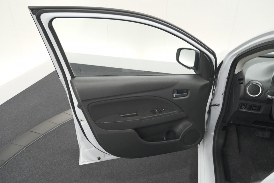 Mitsubishi Space Star 1.2 Intense | AUTOMAAT! | Apple Carplay | Allseason Banden | Climate Control