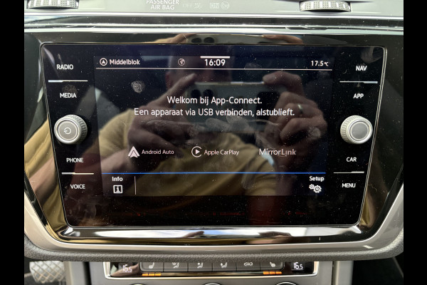 Volkswagen Touran 1.5 TSi 150pk DSG Comfortline Bns. 7-pers. SCHUIFDAK/NAVI/CARPLAY/ADAPT.CRUISE/PDC/WINTERPACK