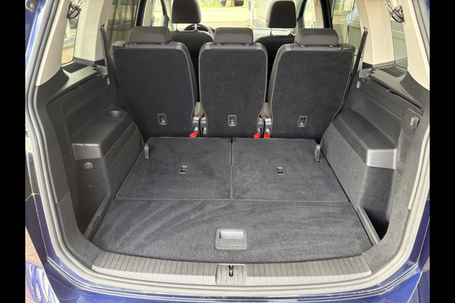 Volkswagen Touran 1.5 TSi 150pk DSG Comfortline Bns. 7-pers. SCHUIFDAK/NAVI/CARPLAY/ADAPT.CRUISE/PDC/WINTERPACK