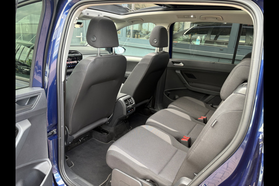 Volkswagen Touran 1.5 TSi 150pk DSG Comfortline Bns. 7-pers. SCHUIFDAK/NAVI/CARPLAY/ADAPT.CRUISE/PDC/WINTERPACK