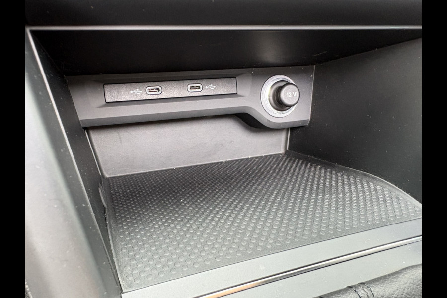 Volkswagen Touran 1.5 TSi 150pk DSG Comfortline Bns. 7-pers. SCHUIFDAK/NAVI/CARPLAY/ADAPT.CRUISE/PDC/WINTERPACK