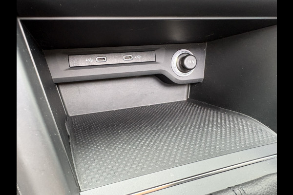 Volkswagen Touran 1.5 TSi 150pk DSG Comfortline Bns. 7-pers. SCHUIFDAK/NAVI/CARPLAY/ADAPT.CRUISE/PDC/WINTERPACK