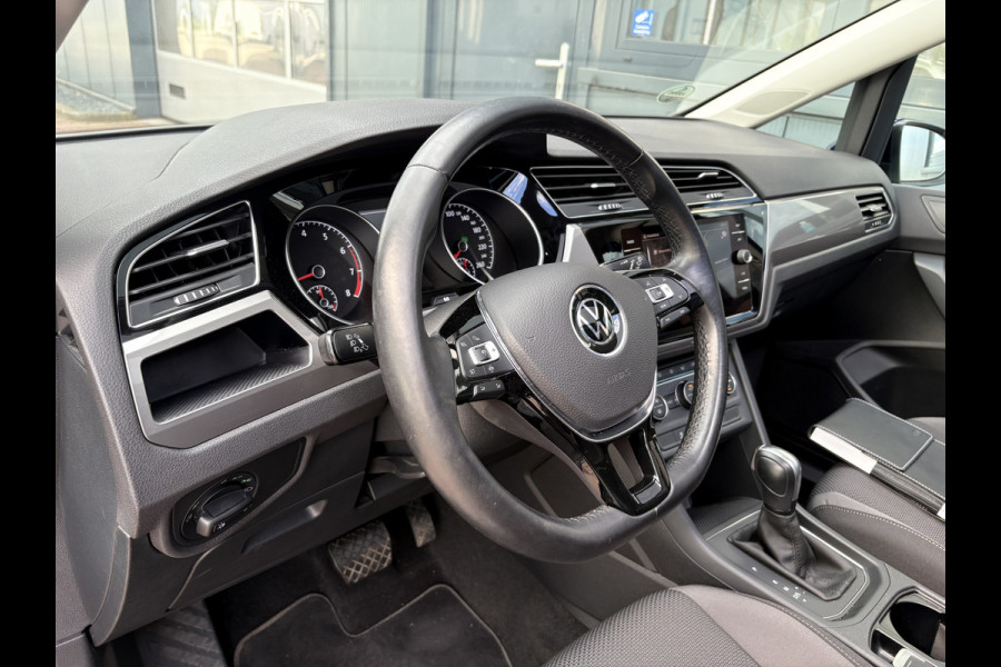 Volkswagen Touran 1.5 TSi 150pk DSG Comfortline Bns. 7-pers. SCHUIFDAK/NAVI/CARPLAY/ADAPT.CRUISE/PDC/WINTERPACK
