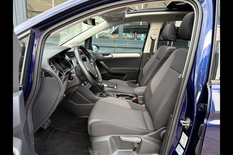 Volkswagen Touran 1.5 TSi 150pk DSG Comfortline Bns. 7-pers. SCHUIFDAK/NAVI/CARPLAY/ADAPT.CRUISE/PDC/WINTERPACK
