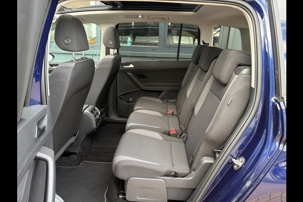 Volkswagen Touran 1.5 TSi 150pk DSG Comfortline Bns. 7-pers. SCHUIFDAK/NAVI/CARPLAY/ADAPT.CRUISE/PDC/WINTERPACK