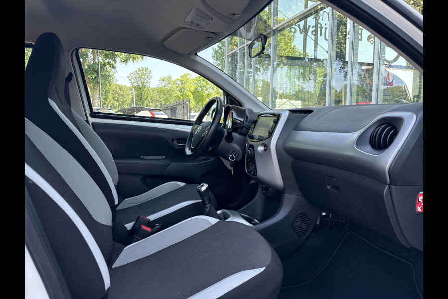 Toyota Aygo 1.0 VVT-i x-play | Camera | Carplay | Cruisec. | Navi