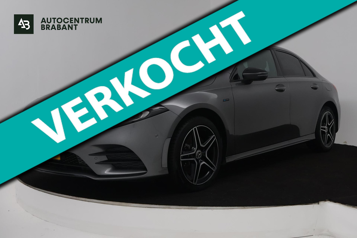 Mercedes-Benz A-Klasse 250 e Business Solution AMG Limited (SFEERVERLICHTING, TREKHAAK, STOELVERWARMING, ACHTERUITRIJCAMERA)
