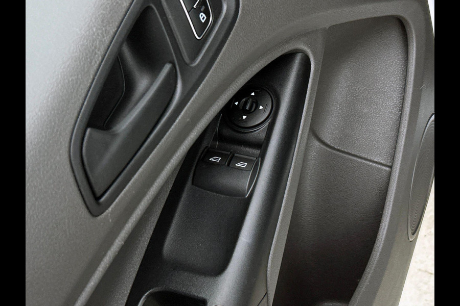 Ford Transit Connect 1.5 EcoBlue Automaat L2 Trend Navigatie Airco Parkeersensoren Cruise Control 3Zits Camera DAB+ radio