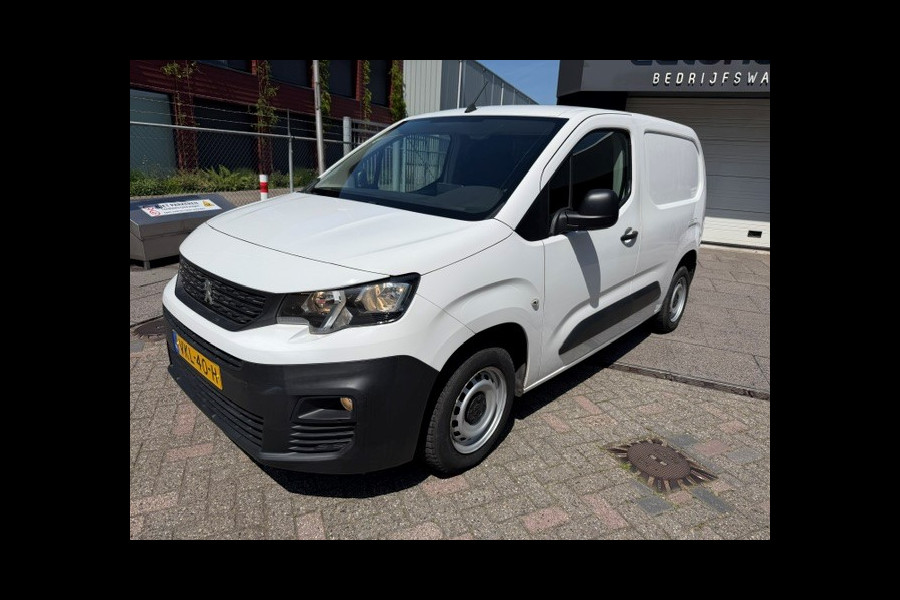 Peugeot Partner 1.2 PureTech Premium AIRCO I NAVI I PDC I MULTIMEDIA I 1e EIGENAAR I COMPLETE ONDERHOUDSHISTORIE RECENT ONDERHOUD, DISTIBUTIE, KOPPELING EN REMMEN VERVANGEN.