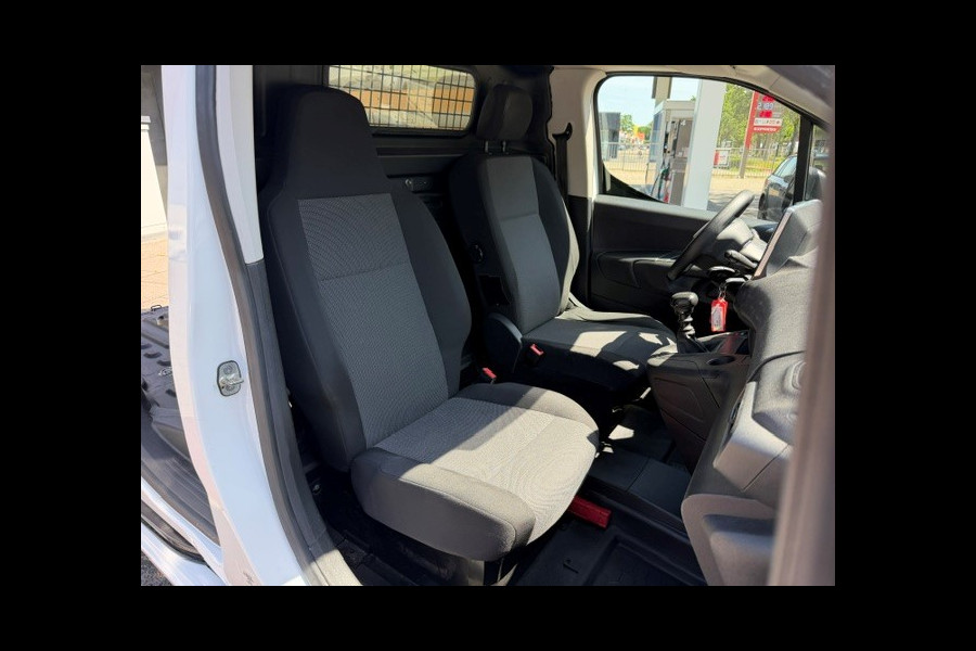 Peugeot Partner 1.2 PureTech Premium AIRCO I NAVI I PDC I MULTIMEDIA I 1e EIGENAAR I COMPLETE ONDERHOUDSHISTORIE RECENT ONDERHOUD, DISTIBUTIE, KOPPELING EN REMMEN VERVANGEN.