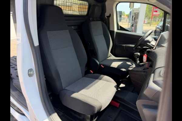 Peugeot Partner 1.2 PureTech Premium AIRCO I NAVI I PDC I MULTIMEDIA I 1e EIGENAAR I COMPLETE ONDERHOUDSHISTORIE RECENT ONDERHOUD, DISTIBUTIE, KOPPELING EN REMMEN VERVANGEN.