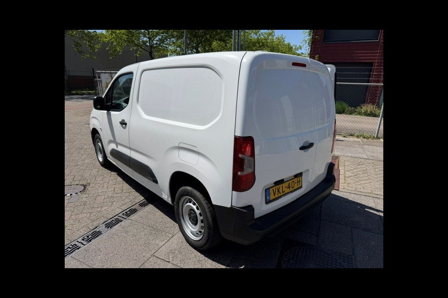 Peugeot Partner 1.2 PureTech Premium AIRCO I NAVI I PDC I MULTIMEDIA I 1e EIGENAAR I COMPLETE ONDERHOUDSHISTORIE RECENT ONDERHOUD, DISTIBUTIE, KOPPELING EN REMMEN VERVANGEN.