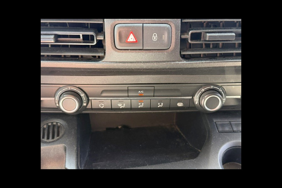 Peugeot Partner 1.2 PureTech Premium AIRCO I NAVI I PDC I MULTIMEDIA I 1e EIGENAAR I COMPLETE ONDERHOUDSHISTORIE RECENT ONDERHOUD, DISTIBUTIE, KOPPELING EN REMMEN VERVANGEN.