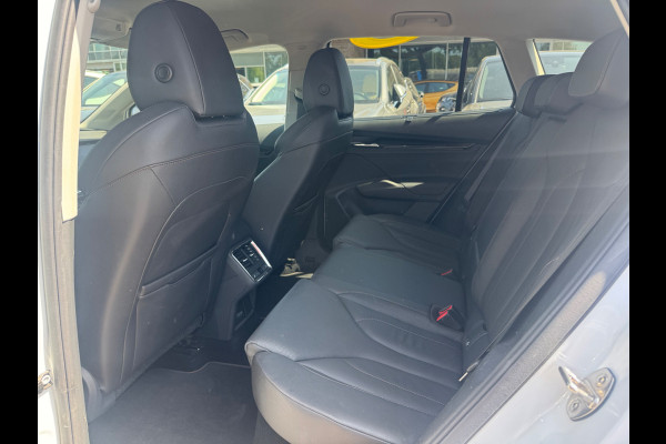 Škoda ENYAQ iV 80 First Edition / SoH 91,4% / Trekhaak / Camera / Leder / CarPlay / Keyless / 21'' / Warmtepomp / Stuur+Stoelverwarming / Dodehoek / DAB / ACC