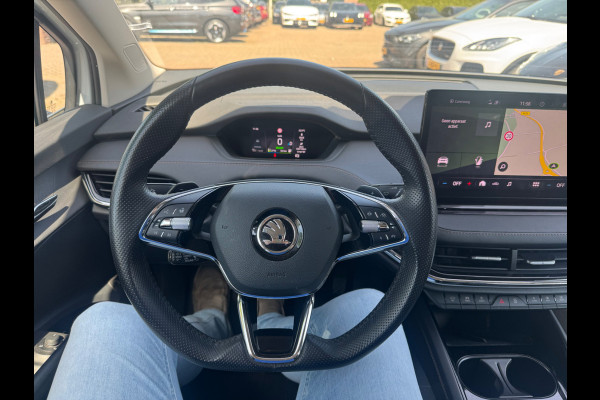 Škoda ENYAQ iV 80 First Edition / SoH 91,4% / Trekhaak / Camera / Leder / CarPlay / Keyless / 21'' / Warmtepomp / Stuur+Stoelverwarming / Dodehoek / DAB / ACC