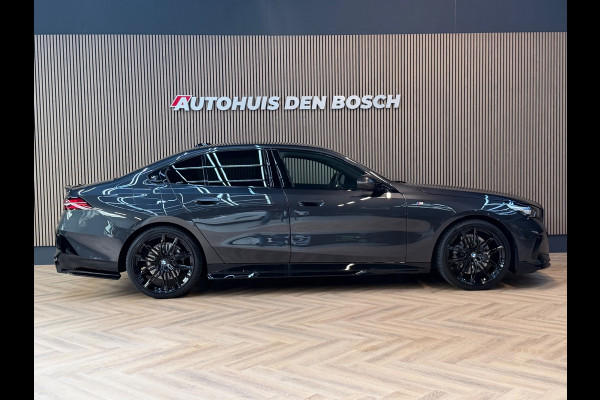 BMW 5 Serie 520i M Sport - Pano Keyles - HeadUp - Carbon