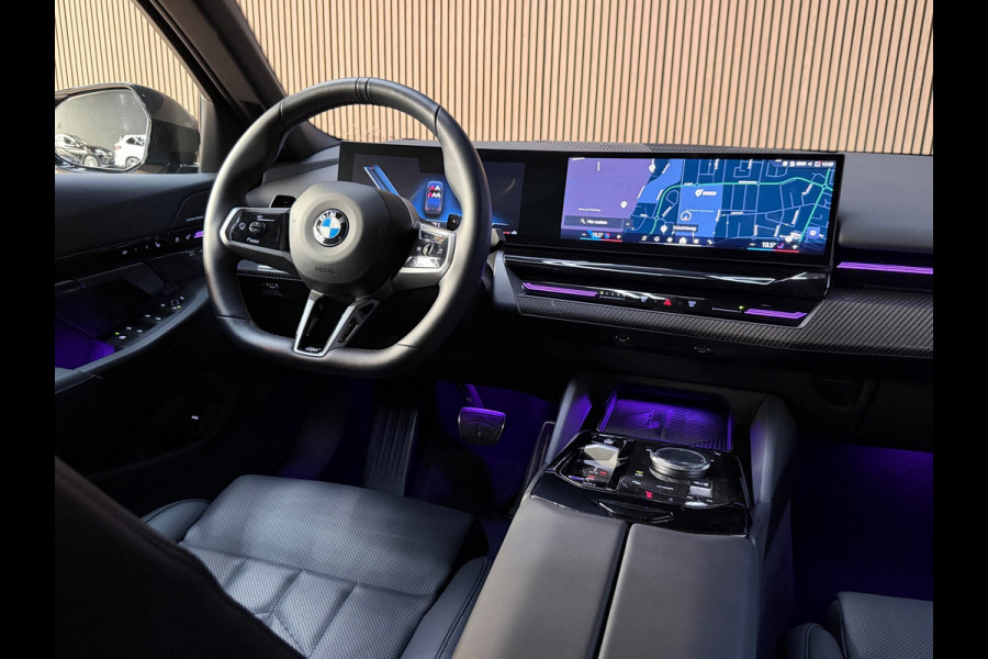 BMW 5 Serie 520i M Sport - Pano Keyles - HeadUp - Carbon