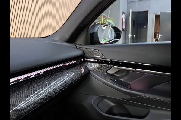 BMW 5 Serie 520i M Sport - Pano Keyles - HeadUp - Carbon