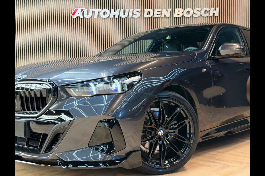 BMW 5 Serie 520i M Sport - Pano Keyles - HeadUp - Carbon