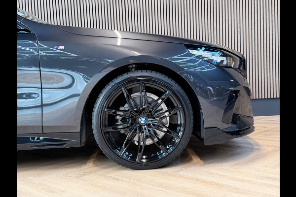 BMW 5 Serie 520i M Sport - Pano Keyles - HeadUp - Carbon