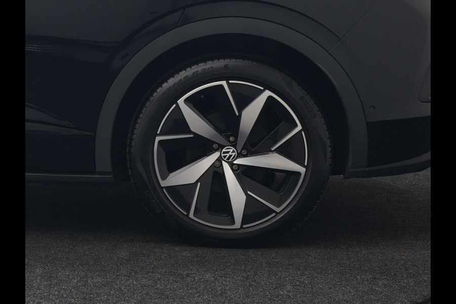 Volkswagen ID.4 GTX 4Motion 77 kWh 299pk Dealer O.H. | Panodak | Adaptive Cruise | Head Up | 360 Camera | Alcantara Sportstoelen Massage & Memory | IQ Light | Sfeerverlichting | Keyless | Blis | Stoelen & Stuur Verwarmd | Apple Carplay |