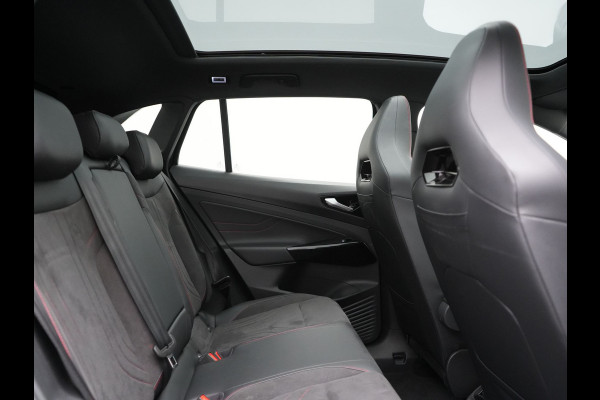 Volkswagen ID.4 GTX 4Motion 77 kWh 299pk Dealer O.H. | Panodak | Adaptive Cruise | Head Up | 360 Camera | Alcantara Sportstoelen Massage & Memory | IQ Light | Sfeerverlichting | Keyless | Blis | Stoelen & Stuur Verwarmd | Apple Carplay |