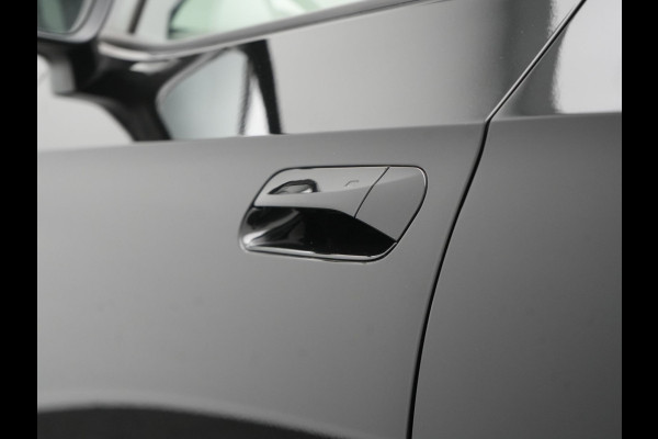 Volkswagen ID.4 GTX 4Motion 77 kWh 299pk Dealer O.H. | Panodak | Adaptive Cruise | Head Up | 360 Camera | Alcantara Sportstoelen Massage & Memory | IQ Light | Sfeerverlichting | Keyless | Blis | Stoelen & Stuur Verwarmd | Apple Carplay |