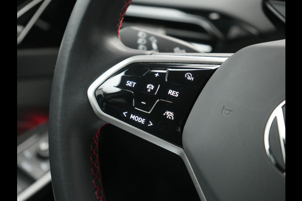 Volkswagen ID.4 GTX 4Motion 77 kWh 299pk Dealer O.H. | Panodak | Adaptive Cruise | Head Up | 360 Camera | Alcantara Sportstoelen Massage & Memory | IQ Light | Sfeerverlichting | Keyless | Blis | Stoelen & Stuur Verwarmd | Apple Carplay |