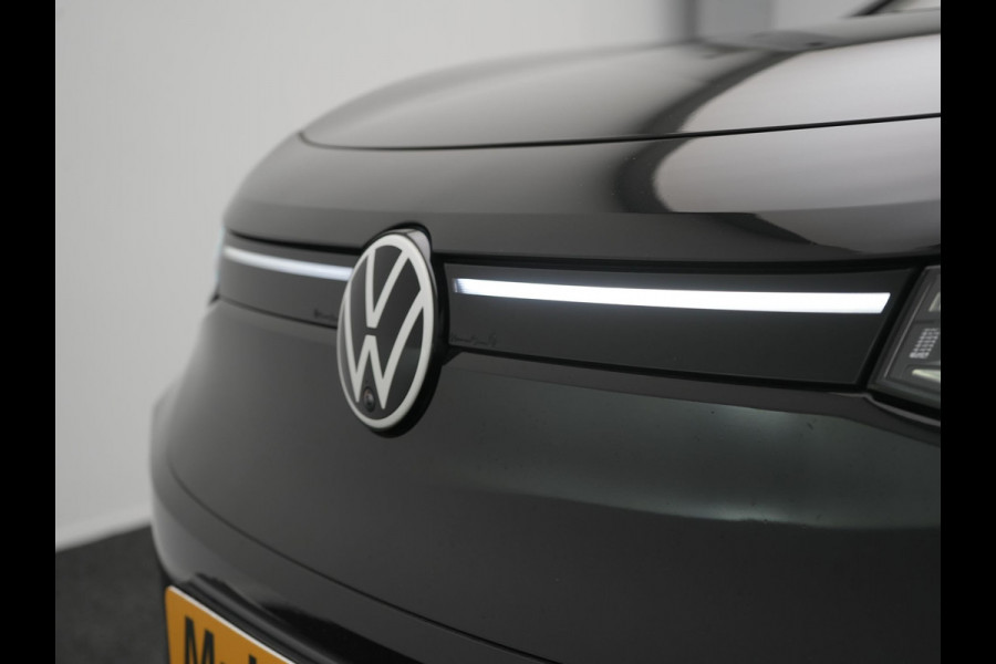 Volkswagen ID.4 GTX 4Motion 77 kWh 299pk Dealer O.H. | Panodak | Adaptive Cruise | Head Up | 360 Camera | Alcantara Sportstoelen Massage & Memory | IQ Light | Sfeerverlichting | Keyless | Blis | Stoelen & Stuur Verwarmd | Apple Carplay |