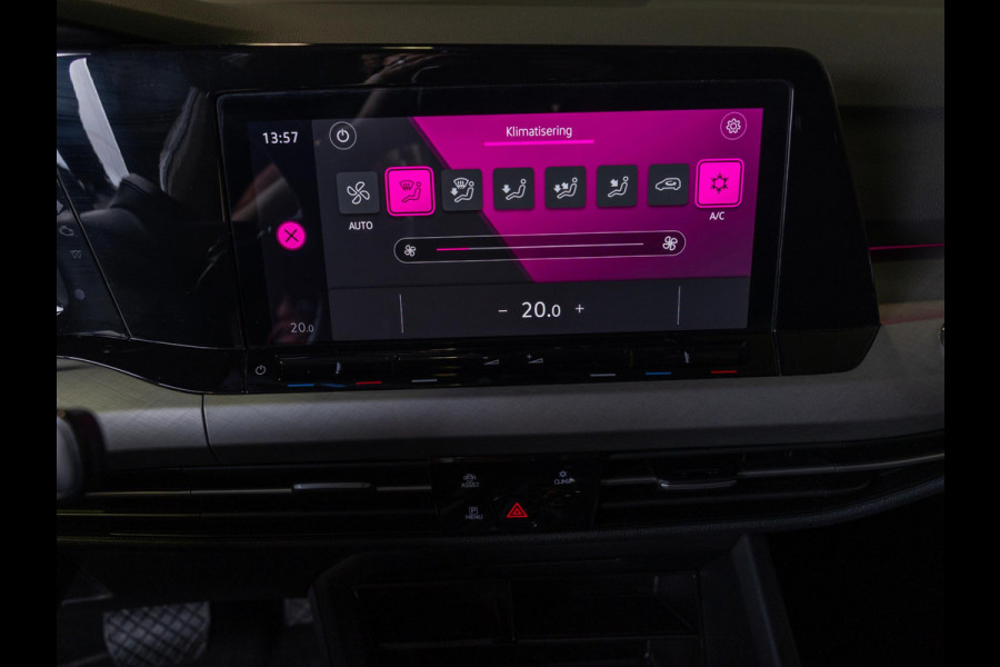Volkswagen Golf 1.0 eTSI Life / 110pk / Maxton / Adaptieve cruise control / Apple CarPlay /