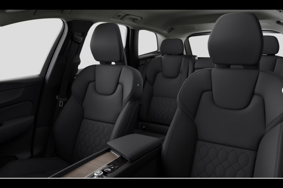 Volvo XC60 T6 350PK Automaat Plug-in hybrid AWD Plus Bright Panoramisch schuif-kanteldak / Head up display / 360 graden rondomzicht camara / 20" licht metalen velgen