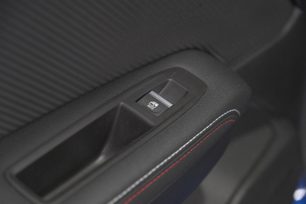 Renault Captur TCe 140 EDC R.S. Line | COMPLEET! | 360 Camera | Adaptieve Cruise Control | 9.3 Inch Groot Scherm