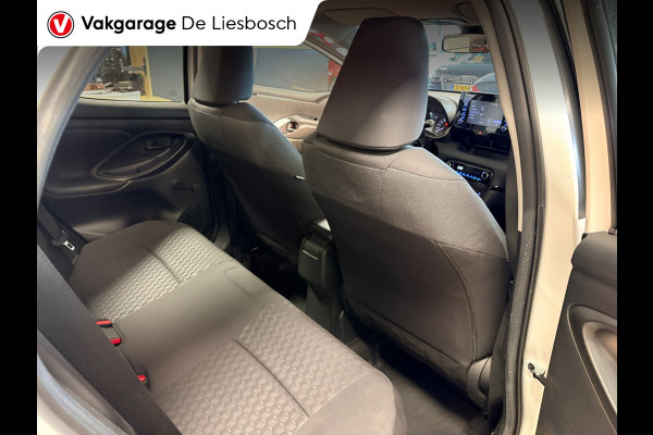 Toyota Yaris 1.5 Hybrid Business Plus automaat/ stuur en stoel verwarming / navigatie /camera