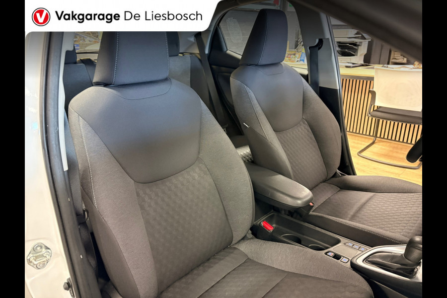 Toyota Yaris 1.5 Hybrid Business Plus automaat/ stuur en stoel verwarming / navigatie /camera